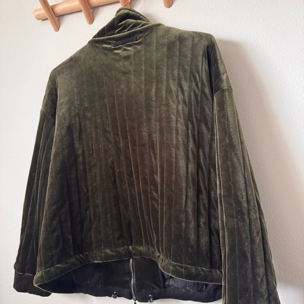 Lysse Shea Quilted Green Velvet Jacket - Picture 10 of 13